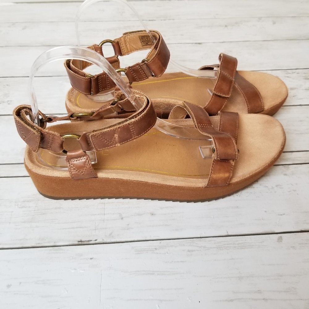 Vionic Kayan Leather Hook And Loop Platform Sanda… - image 1